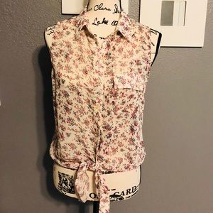 Cute floral, sleeveless top!